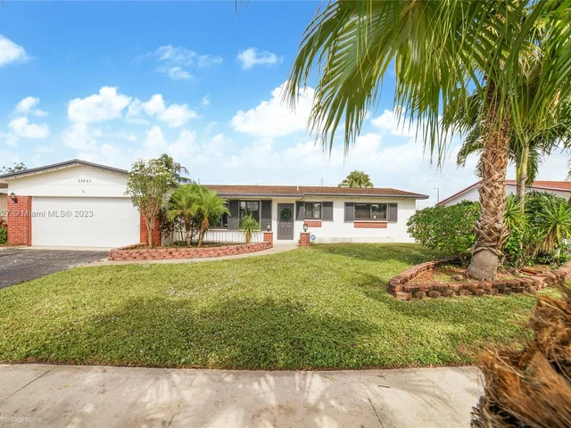 11941 NW 23rd St, Pembroke Pines FL 33026