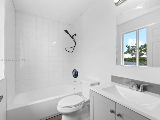 2445 SE 14th Ave # 375, Homestead FL 33035