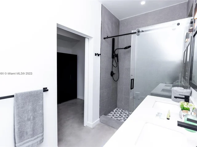 7103 NE 4th CT # 2, Miami FL 33138