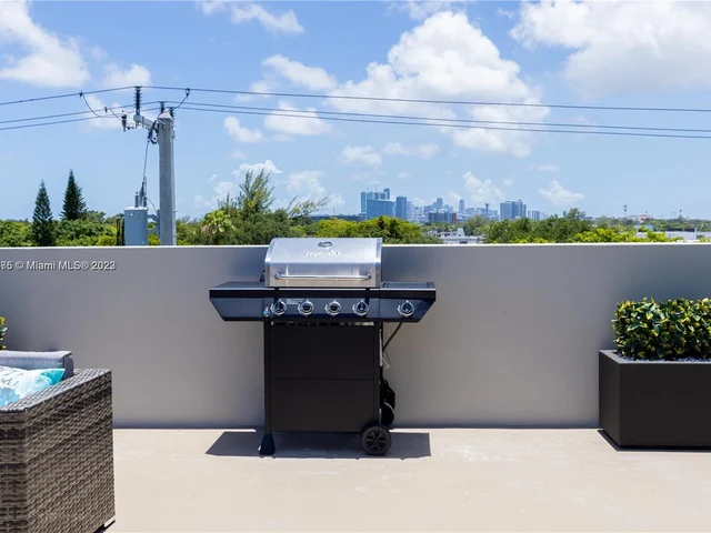 7105 NE 4th CT # 3, Miami FL 33138