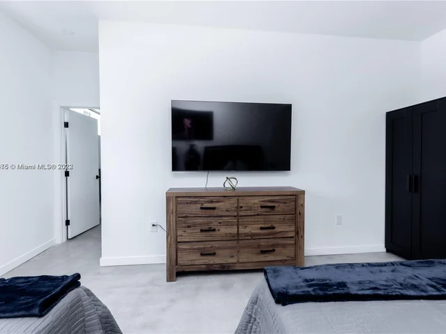 7105 NE 4th CT # 3, Miami FL 33138