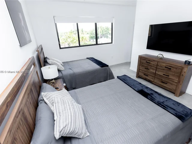 7105 NE 4th CT # 3, Miami FL 33138