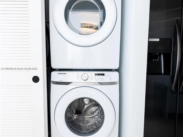 7107 NE 4th CT # 4, Miami FL 33138