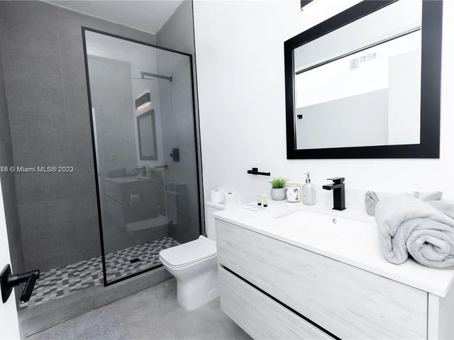 7107 NE 4th CT # 4, Miami FL 33138