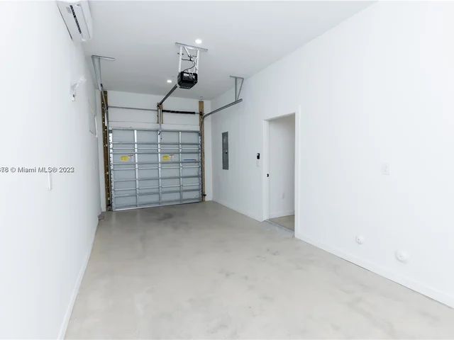 7107 NE 4th CT # 4, Miami FL 33138