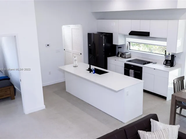 7107 NE 4th CT # 4, Miami FL 33138