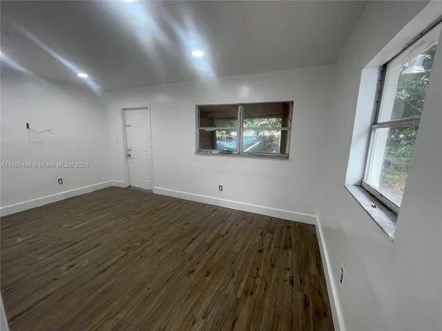 1065 NE 160th Ter # 1065, North Miami Beach FL 33162