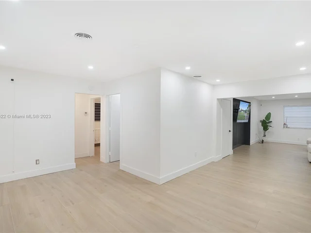 2000 N 37th Ave, Hollywood FL 33021