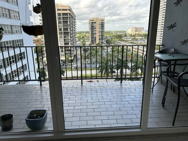 2030 S Ocean Dr # 802, Hallandale Beach FL 33009