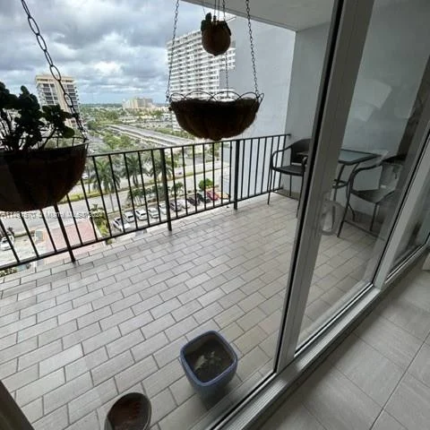 2030 S Ocean Dr # 802, Hallandale Beach FL 33009