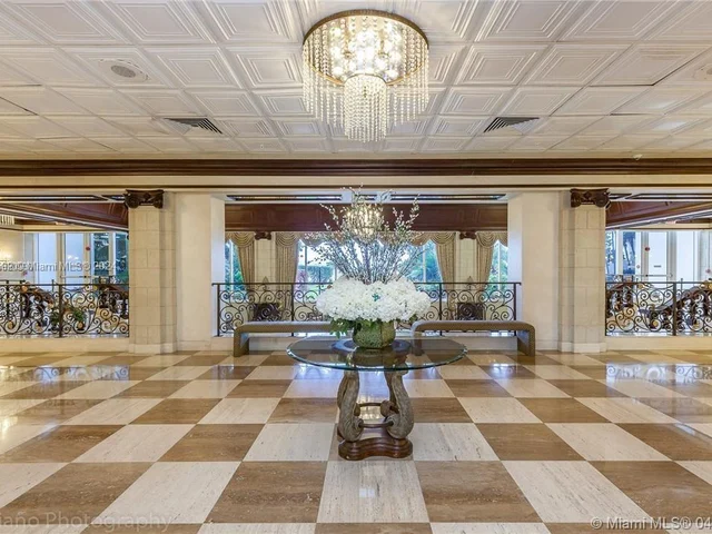 2030 S Ocean Dr # 902, Hallandale Beach FL 33009