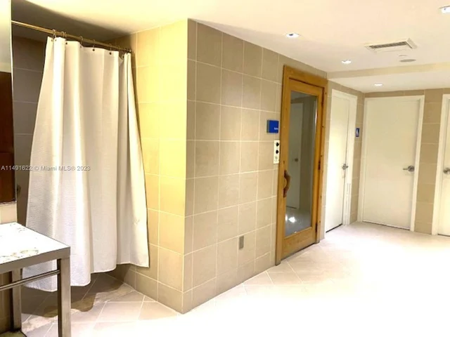 335 S Biscayne Blvd # 1002, Miami FL 33131