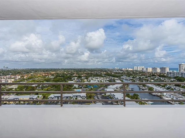 2500 Parkview Dr # 1910, Hallandale Beach FL 33009