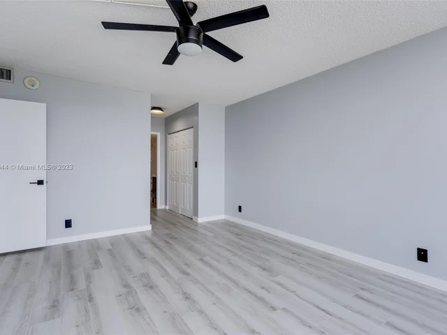 2500 Parkview Dr # 1910, Hallandale Beach FL 33009