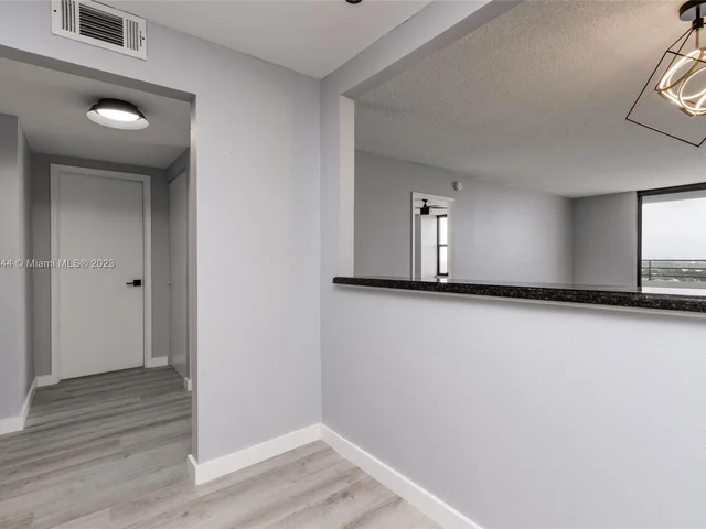 2500 Parkview Dr # 1910, Hallandale Beach FL 33009