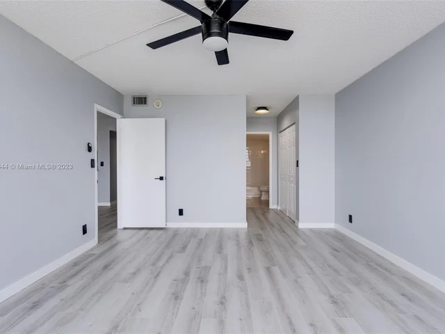 2500 Parkview Dr # 1910, Hallandale Beach FL 33009