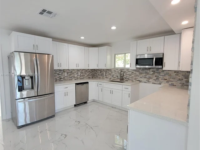 2117 Coral Gardens Dr, Wilton Manors FL 33306