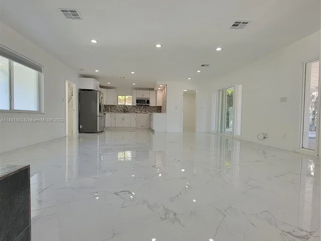 2117 Coral Gardens Dr, Wilton Manors FL 33306