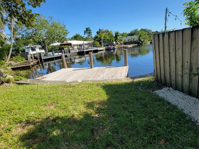 2117 Coral Gardens Dr, Wilton Manors FL 33306