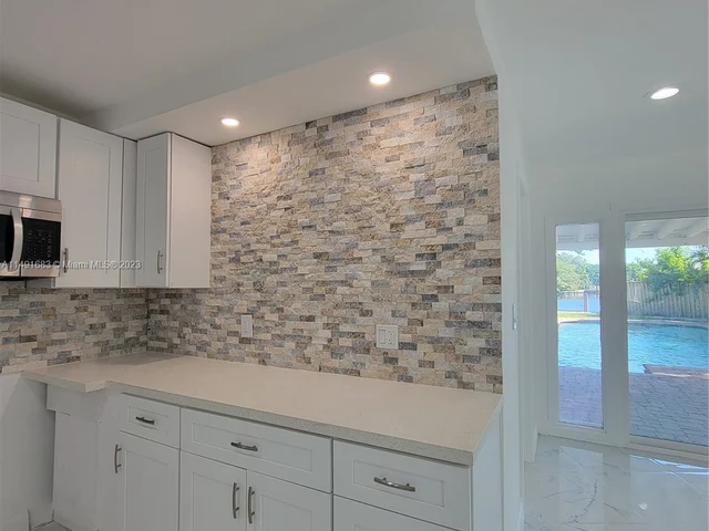 2117 Coral Gardens Dr, Wilton Manors FL 33306