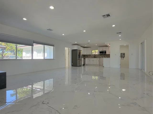 2117 Coral Gardens Dr, Wilton Manors FL 33306