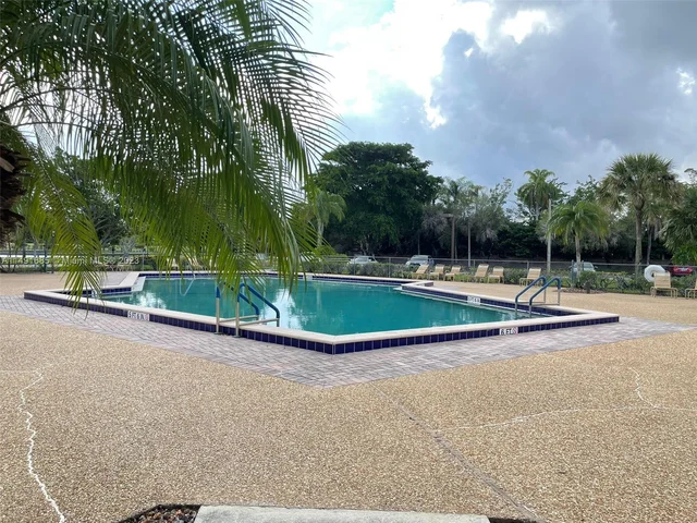 1301 SW 142nd Ave # 314H, Pembroke Pines FL 33027