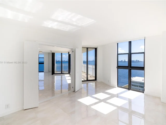 4000 Towerside Ter # 1202, Miami FL 33138