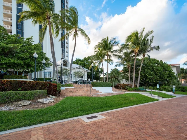 4000 Towerside Ter # 1202, Miami FL 33138