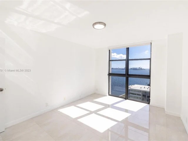 4000 Towerside Ter # 1202, Miami FL 33138