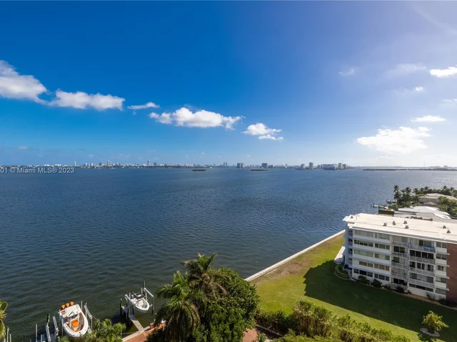 4000 Towerside Ter # 1202, Miami FL 33138