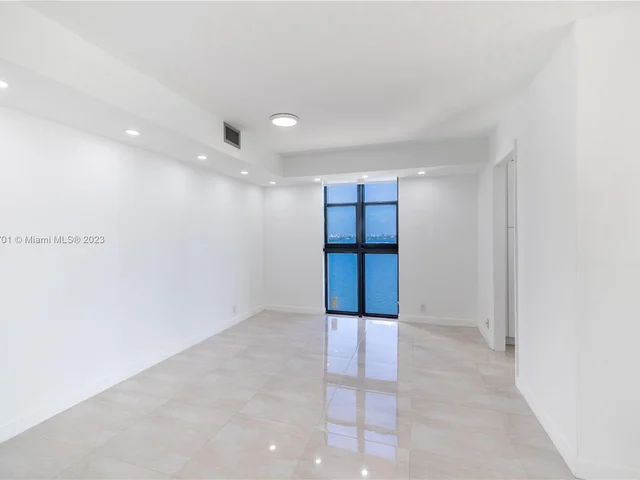 4000 Towerside Ter # 1202, Miami FL 33138
