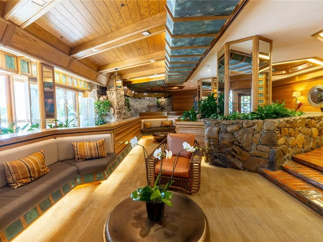 4000 Towerside Ter # 1202, Miami FL 33138