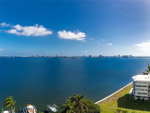 4000 Towerside Ter # 1202, Miami FL 33138