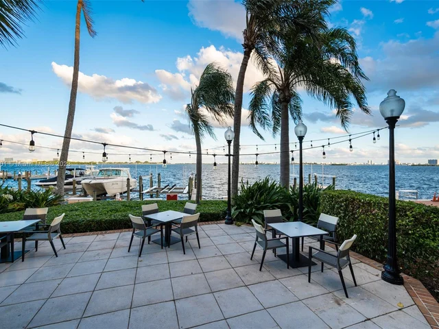 4000 Towerside Ter # 1202, Miami FL 33138