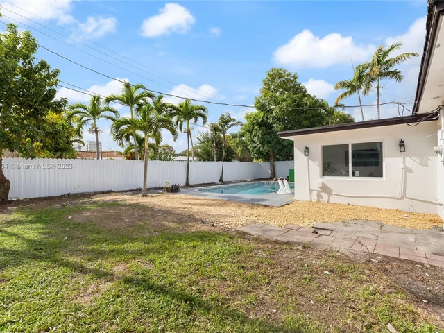 3254 Lincoln St, Hollywood FL 33021