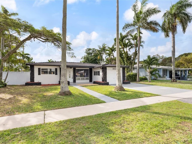 3254 Lincoln St, Hollywood FL 33021