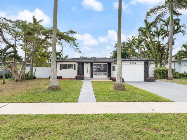 3254 Lincoln St, Hollywood FL 33021