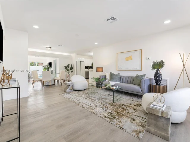 3254 Lincoln St, Hollywood FL 33021