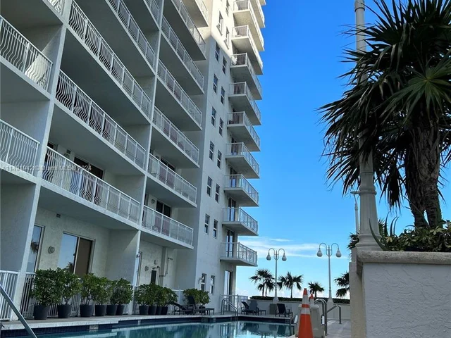 1200 Brickell Bay Dr # 1507, Miami FL 33131