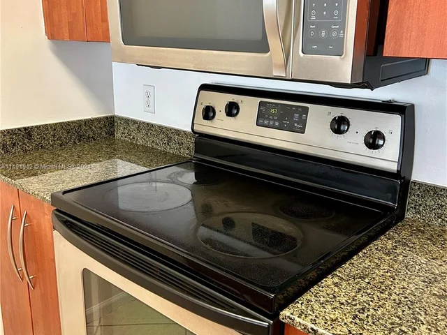 1200 Brickell Bay Dr # 1507, Miami FL 33131