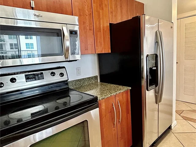 1200 Brickell Bay Dr # 1507, Miami FL 33131