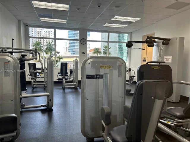 1200 Brickell Bay Dr # 1507, Miami FL 33131
