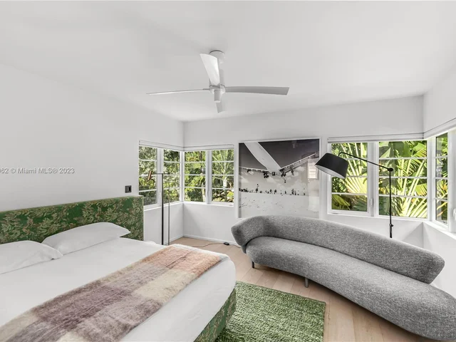 6000 Pine Tree Dr, Miami Beach FL 33140