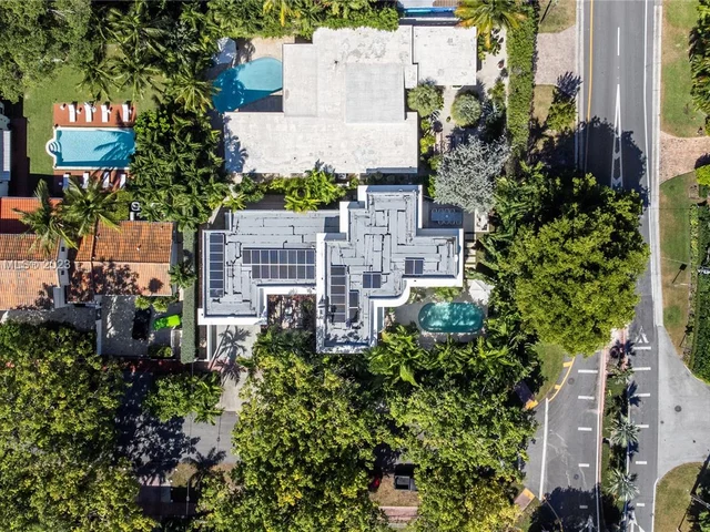 6000 Pine Tree Dr, Miami Beach FL 33140