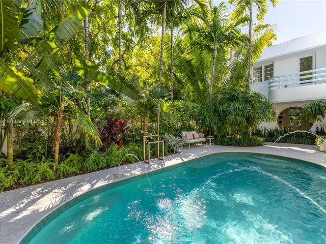 6000 Pine Tree Dr, Miami Beach FL 33140