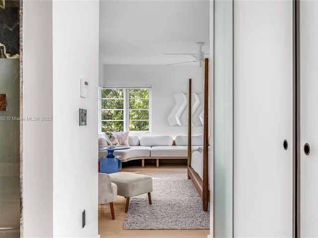 6000 Pine Tree Dr, Miami Beach FL 33140