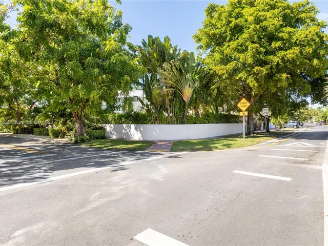 6000 Pine Tree Dr, Miami Beach FL 33140