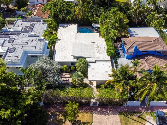 6010 Pine Tree Dr, Miami Beach FL 33140