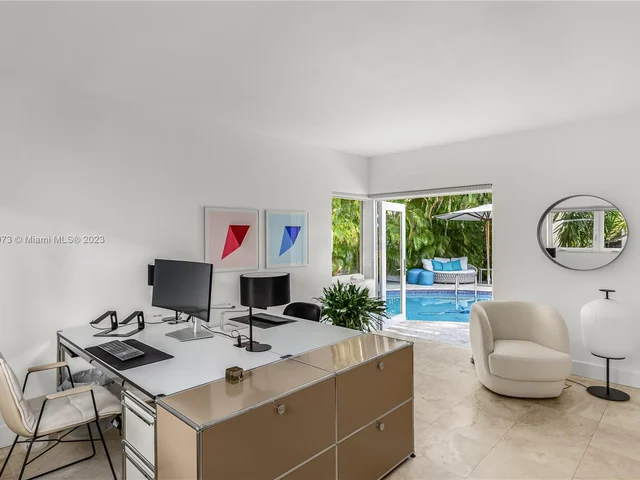 6010 Pine Tree Dr, Miami Beach FL 33140