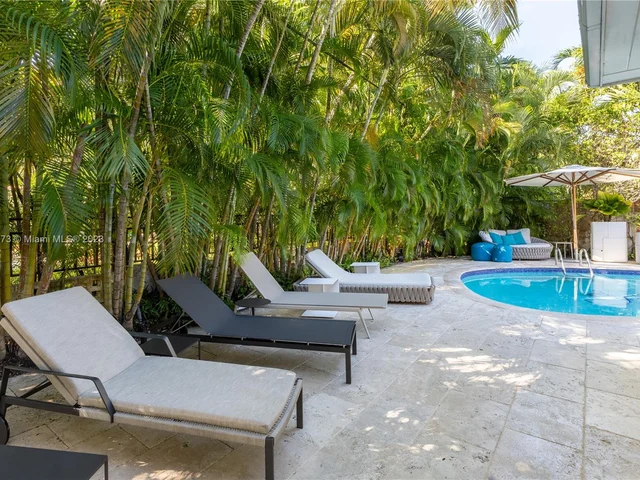 6010 Pine Tree Dr, Miami Beach FL 33140